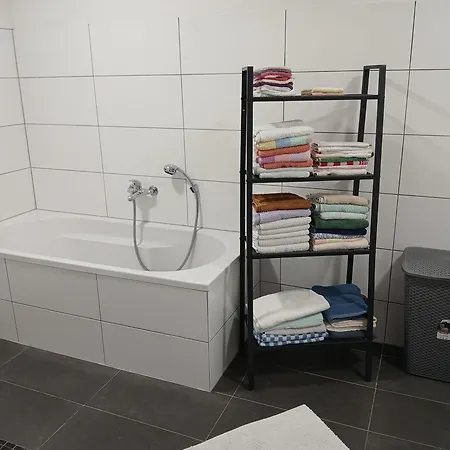 Rum i privatbostad 45 Qm Mit Bad An Der Mosel - Naehe Koblenz *